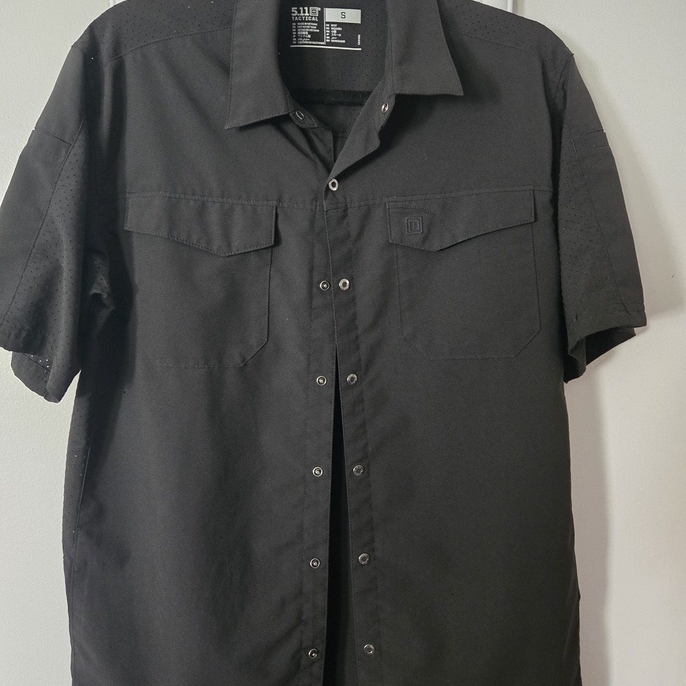 Black 5.11 Men's Short Sleeve Shirt